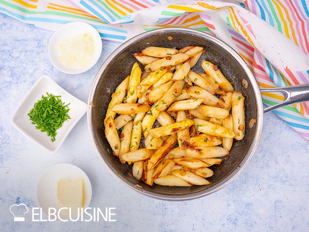 Asparagus recipe fried in pan